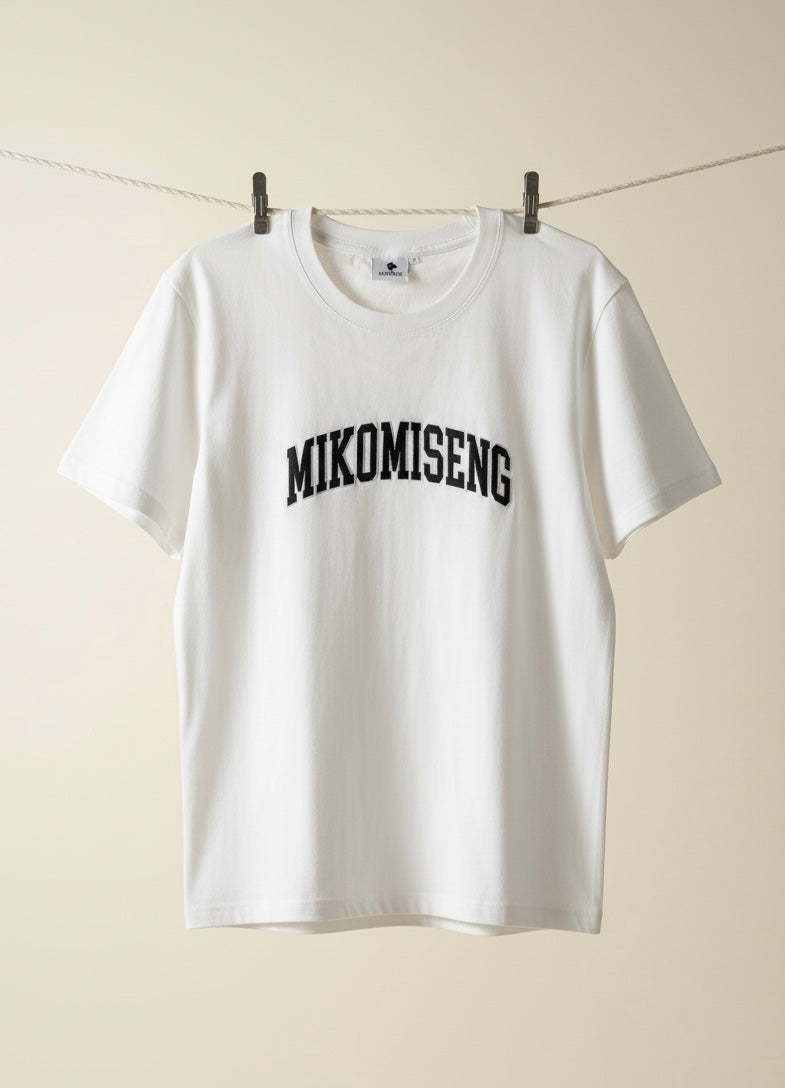 Camiseta Mikomiseng bordada en negro - Unisex